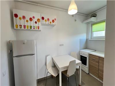 Inchiriez apartament 3 camere mobilat modern In Cornisa 3 min de UMF