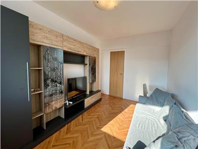 Inchiriez apartament 3 camere mobilat modern In Cornisa 3 min de UMF