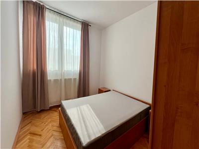 Inchiriez apartament 3 camere mobilat modern In Cornisa 3 min de UMF