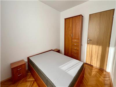 Inchiriez apartament 3 camere mobilat modern In Cornisa 3 min de UMF