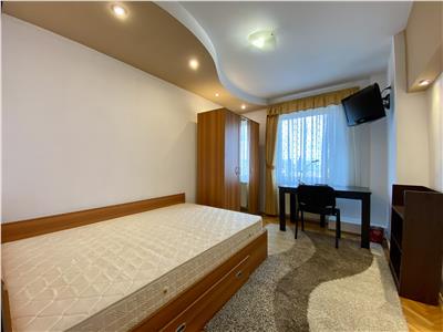 Apartament cu 3 camere de inchiriat, mobilat si utilat in 7 Noiembrie