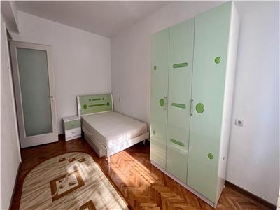 Inchiriez apartament cu 2 camere, mobilat complet la 3 min de centru