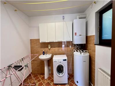 Vand casa cu 5 camere in Livezeni avand un teren generos de 1503 mp