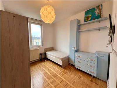 Vand apartament cu 4 camere, 2 bai, str Pandurilor, suprafata utila 106mp