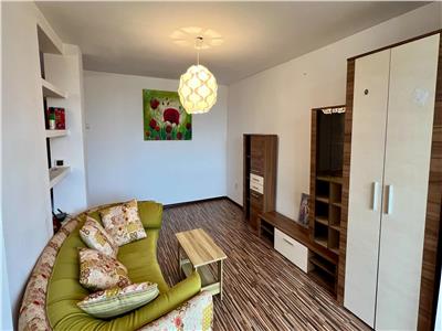 Vand apartament cu 4 camere, 2 bai, str Pandurilor, suprafata utila 106mp