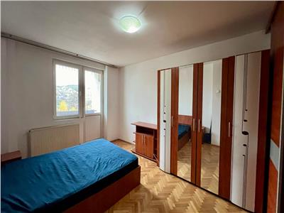 Vand apartament cu 4 camere, 2 bai, str Pandurilor, suprafata utila 106mp