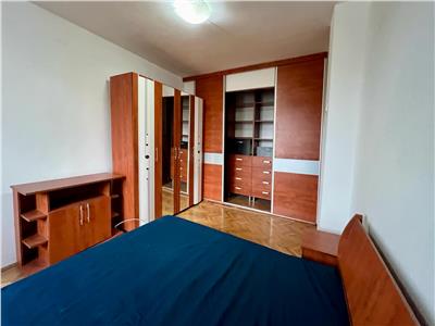 Vand apartament cu 4 camere, 2 bai, str Pandurilor, suprafata utila 106mp