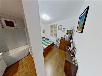 Vand apartament cu 3 camere in cartierul Dambu situat la etajul 1