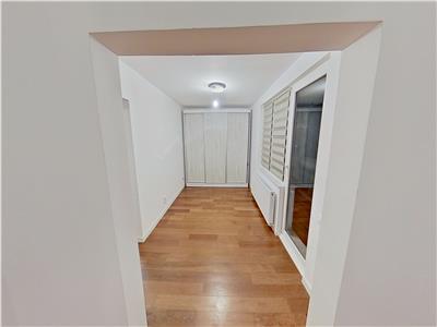 Vand apartament cu 3 camere in cartierul Dambu situat la etajul 1