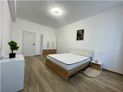 Inchiriez apartament cu 3 camere, mobilat si utilat, bloc nou, 70 mp utili, in Centru