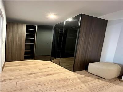 Inchiriez apartament cu 2 camere in Complexul Maurer cu loc de parcare