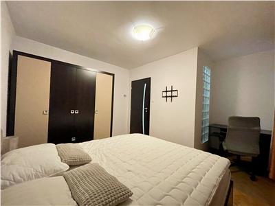 Apartament cu 2 camere decomandat, in Cornisa la 200 m de UMF