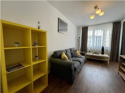 Apartament cu 3 camere de inchiriat, modern in Centru langa ING