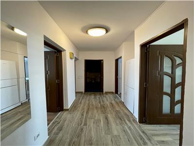 Apartament cu 3 camere de inchiriat, modern in Centru langa ING