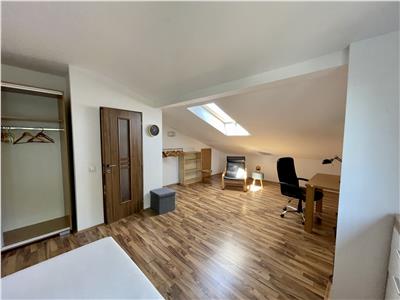 Apartament cu 4 camere de vanzare, pe 2 niveluri, in Cornisa