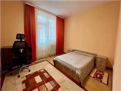 Inchiriez apartament cu 2 decomandat in Cornisa la 2 minute de UMF