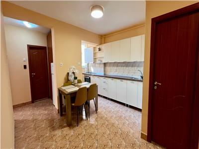 Inchiriez apartament cu 2 decomandat in Cornisa la 2 minute de UMF