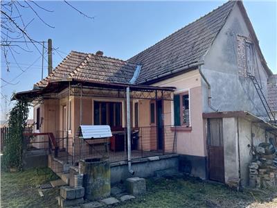 Vand casa in Ogra cu 3 camere, 500 teren, constructie 1960